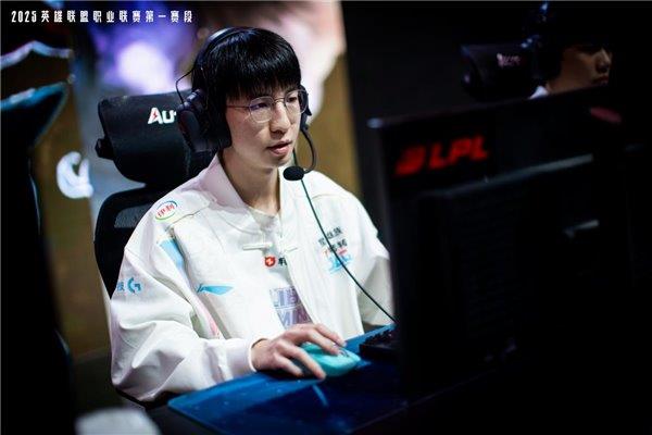 026年英雄联盟职业联赛 为玩家带来超凡体验开元棋牌试玩无畏竞巅峰！傲风携手2025-2(图3)